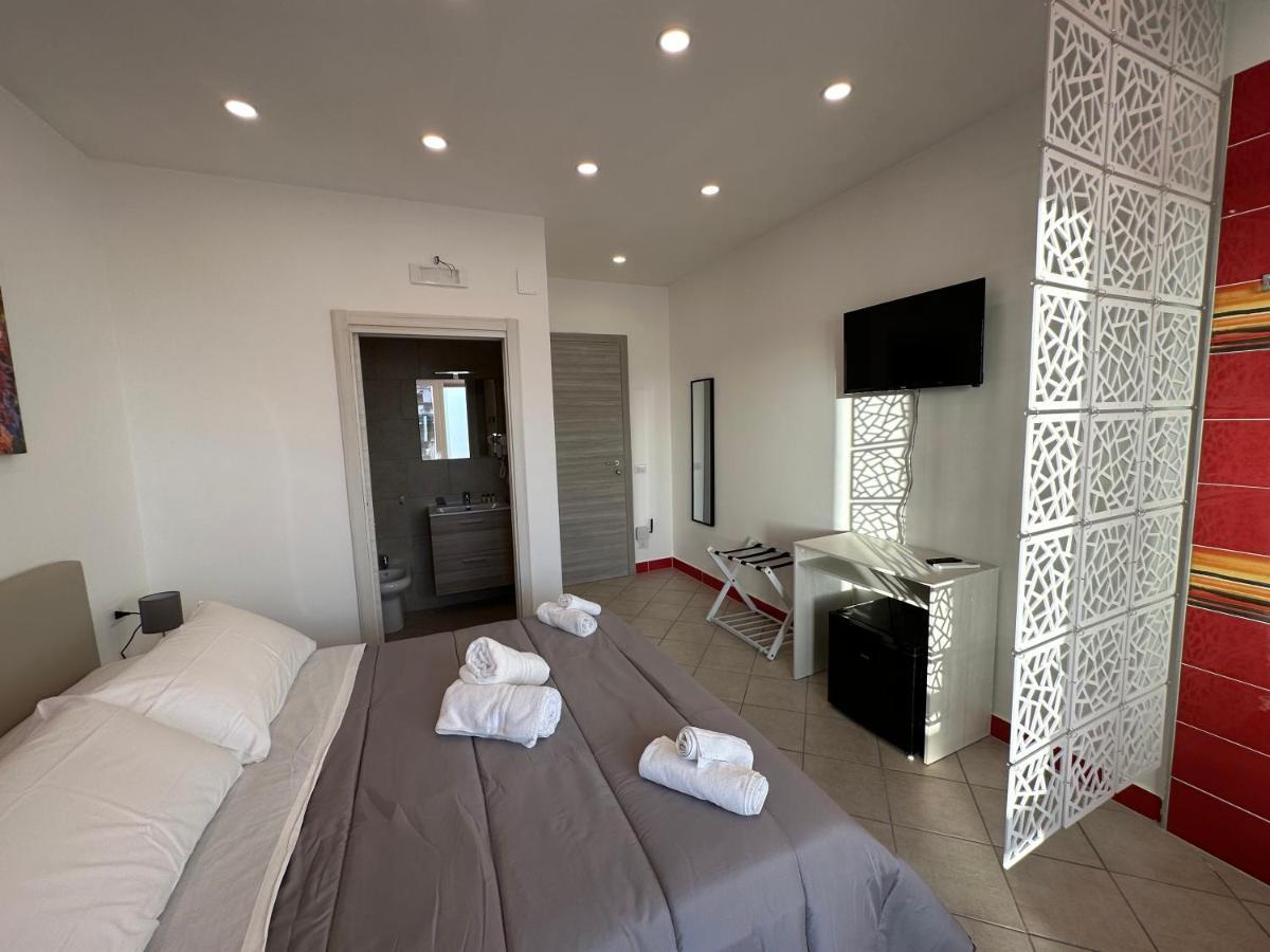 B&B Off Rooms And Relax 나폴리 외부 사진