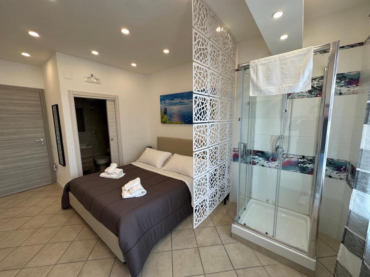 B&B Off Rooms And Relax 나폴리 외부 사진